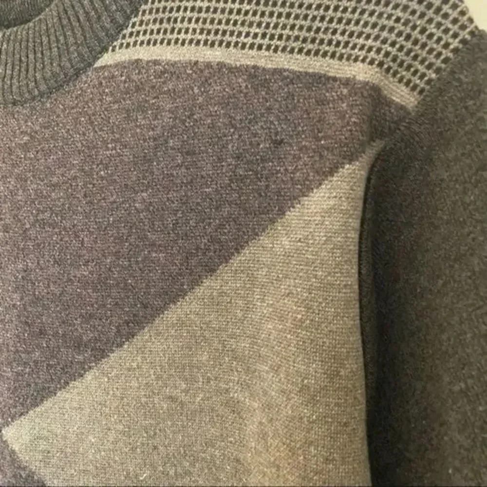 Men’s sweater - Picture 6 of 9